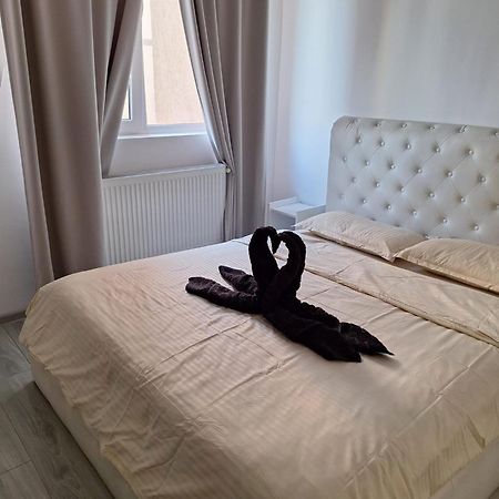 Luxury Daniel Apartament Residence Militari Rosu Bagian luar foto