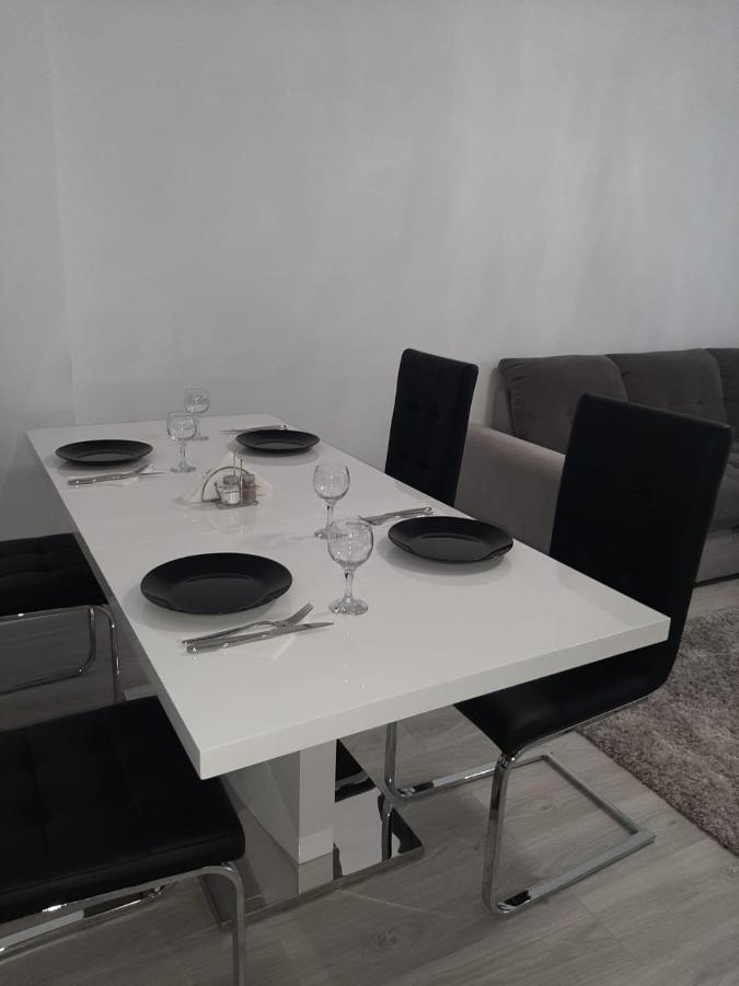 Luxury Daniel Apartament Residence Militari Rosu Bagian luar foto