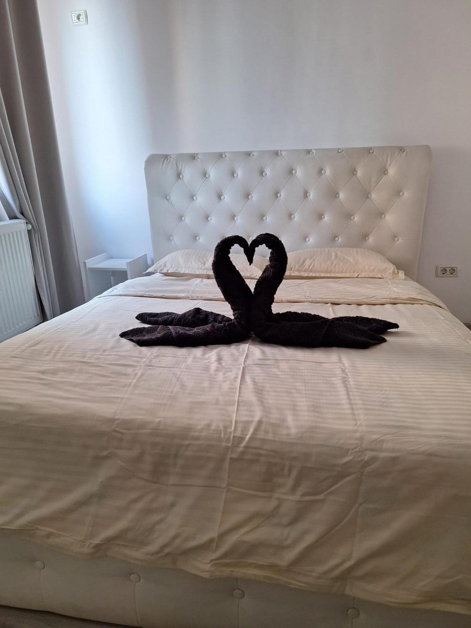 Luxury Daniel Apartament Residence Militari Rosu Bagian luar foto